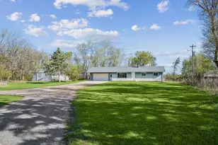 8550 40th St SW, Howard Lake, MN 55349 - Photo 2