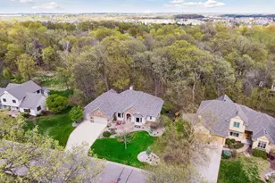 2865 Autumn Woods Dr, Chaska, MN 55318 - Photo 2
