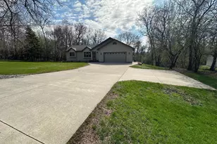 9 Nakota Dr NE, Spicer, MN 56288 - Photo 8