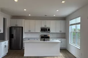 18325 Gladiator Dr, Lakeville, MN 55068 - Photo 2