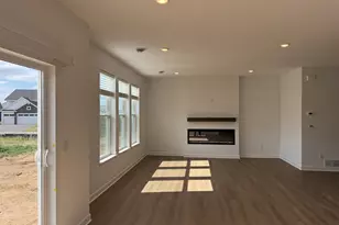 18325 Gladiator Dr, Lakeville, MN 55068 - Photo 4