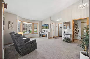 1304 Eagle Ridge Dr, Saint Joseph, MN 56374 - Photo 2