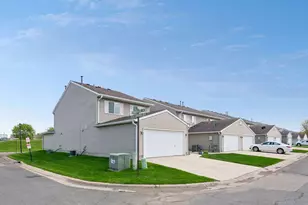 1003 Heather Ln, Waconia, MN 55387 - Photo 2