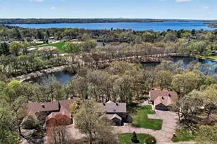 114 Wildwood Bay Dr, Mahtomedi, MN 55115 - Photo 2