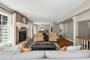114 Wildwood Bay Dr, Mahtomedi, MN 55115 - Photo 8