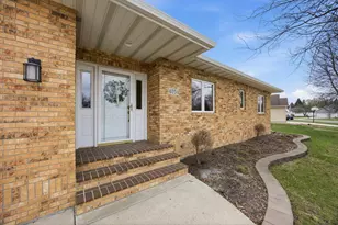 4054 S Rivershore Dr, Moorhead, MN 56560 - Photo 2