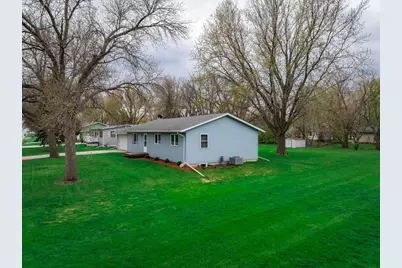 330 8th Street E, Hector, MN 55342 - Photo 6
