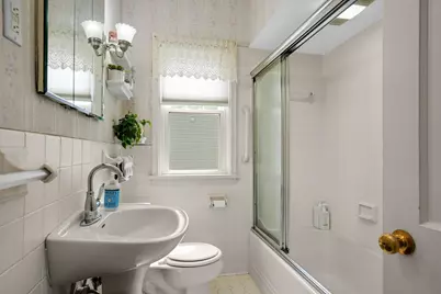 209 Robie Street W, Saint Paul, MN 55107 - Photo 14