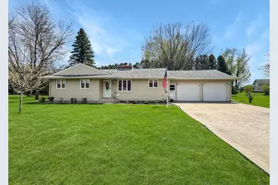 3207 Redwood Avenue, Slayton, MN 56172 - Photo 1