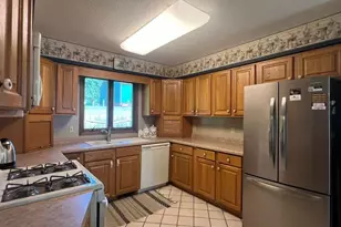 2114 Jannsen Ct, Menomonie, WI 54751 - Photo 10