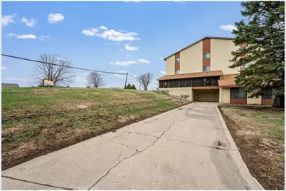2679 Albion Avenue #305, Fairmont, MN 56031 - Photo 2