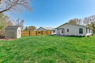 411 N Walnut St, Belle Plaine, MN 56011 - Photo 20