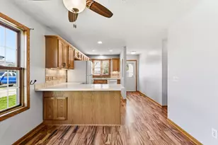 411 N Walnut St, Belle Plaine, MN 56011 - Photo 8