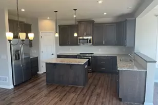3790 Thrush St, Shakopee, MN 55379 - Photo 6