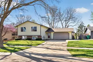 842 22nd St SE, Rochester, MN 55904 - Photo 2