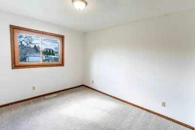 9724 Washburn Avenue N, Brooklyn Park, MN 55444 - Photo 2