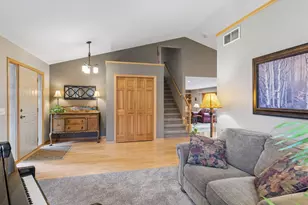 612 Park View Ct, Hudson, WI 54016 - Photo 8
