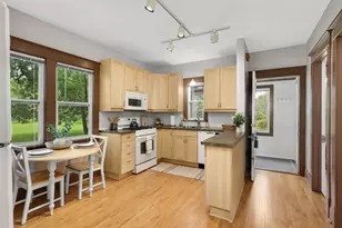 1240 McKnight Rd N, Maplewood, MN 55119 - Photo 8