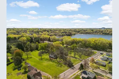 1240 McKnight Road N, Maplewood, MN 55119 - Photo 2