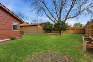 5386 Emerald Way, Apple Valley, MN 55124 - Photo 8