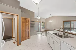 5386 Emerald Way, Apple Valley, MN 55124 - Photo 20