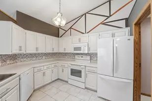 5386 Emerald Way, Apple Valley, MN 55124 - Photo 18