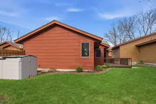 5386 Emerald Way, Apple Valley, MN 55124 - Photo 10