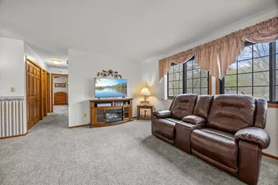 1221 Bradford Street SE, Hutchinson, MN 55350 - Photo 8