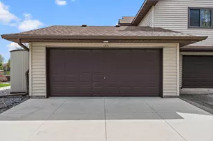 1221 Bradford St SE, Hutchinson, MN 55350 - Photo 4
