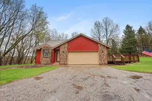 4 Michaels Ct, Sartell, MN 56377 - Photo 2