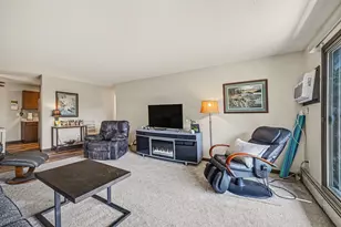 1304 W Medicine Lake Dr, Plymouth, MN 55441 - Photo 6