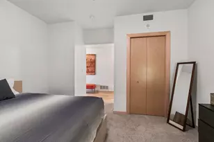 215 10th Ave S, Minneapolis, MN 55415 - Photo 32