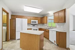 2885 Jordan Dr, Woodbury, MN 55125 - Photo 26