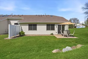 2885 Jordan Dr, Woodbury, MN 55125 - Photo 14