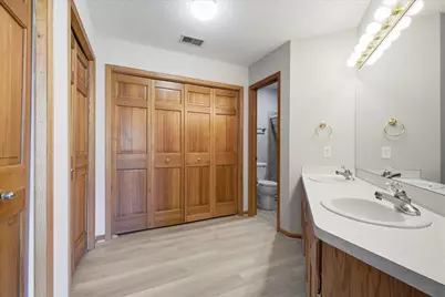 2885 Jordan Drive, Woodbury, MN 55125 - Photo 30