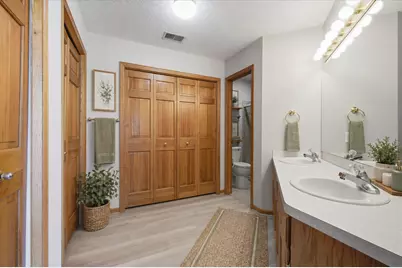 2885 Jordan Drive, Woodbury, MN 55125 - Photo 10