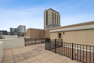 553 S 10th St, Minneapolis, MN 55404 - Photo 42