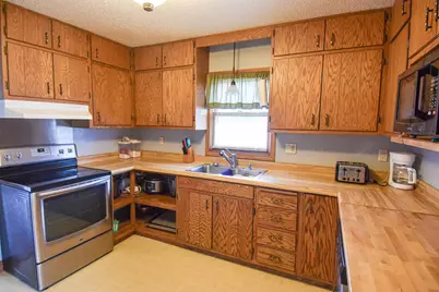 612 Cherry Road, Thief River Falls, MN 56701 - Photo 8