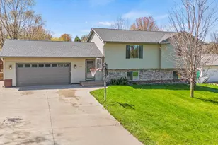 1140 Eulaine Cir, Hammond, WI 54015 - Photo 2