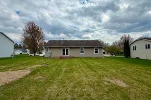 401 17th St W, Glencoe, MN 55336 - Photo 4