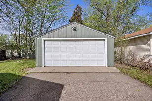 8120 Wentworth Ave S, Bloomington, MN 55420 - Photo 12