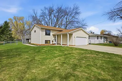 1109 9th Street N, Moorhead, MN 56560 - Photo 2