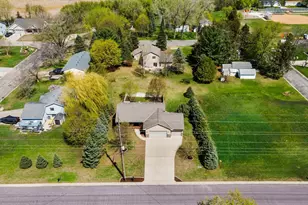 920 W State St, Belle Plaine, MN 56011 - Photo 2