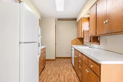 555 14th Street NE, Owatonna, MN 55060 - Photo 8