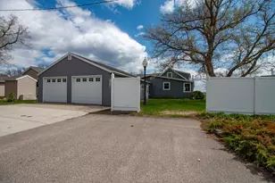804 Lake Shore Dr, Battle Lake, MN 56515 - Photo 24