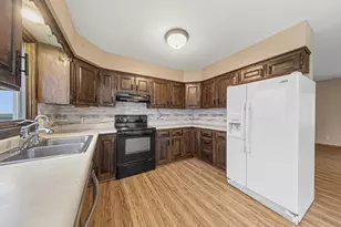 168 10th St SE, Wells, MN 56097 - Photo 14