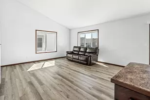 5926 56th Ave S, Fargo, ND 58104 - Photo 8