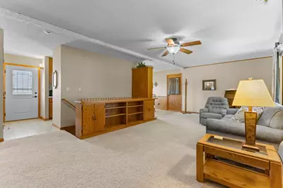 835 Harrington Street SW, Hutchinson, MN 55350 - Photo 8