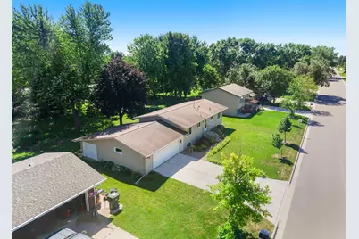 835 Harrington Street SW, Hutchinson, MN 55350 - Photo 76