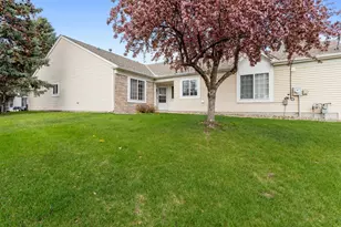 1864 Stone Meadow Blvd, Shakopee, MN 55379 - Photo 2